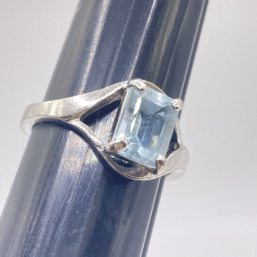Vintage Sterling Silver Emerald Cut Sky Blue Topaz Ring Size 7 925